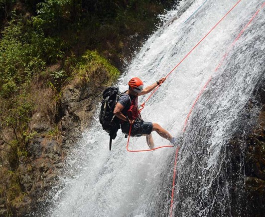 CRAZY-CANYONING-DALAT