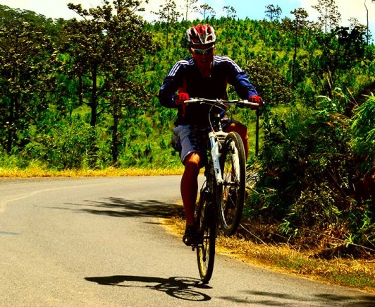 mountainbiking-in-dalat-with-highland-sport-travel-(11)