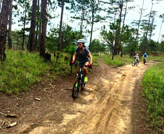 mountainbiking-in-dalat-with-highland-sport-travel-(5)